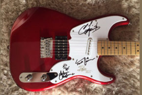 Concours gagnez une guitare autographiée par Éric Lapointe et Travis Cormier