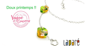 Un joyeux collier ajustable