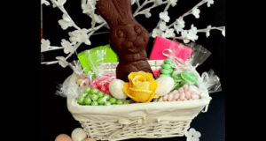 Un panier de Pâques remplis de chocolat