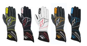Une paire de gants de course Alpinestars de haut niveau