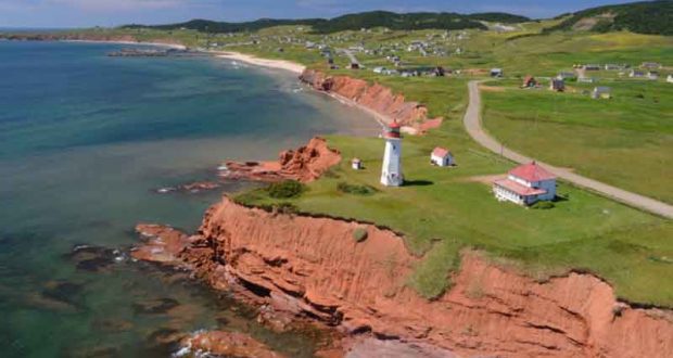 Voyage pour 2 aux Îles de la Madeleine (6148 $)