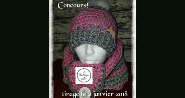 Ensemble tuque à pompon et snood de la couleur de votre choix