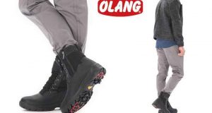 Une paire de bottes à crampons Olang