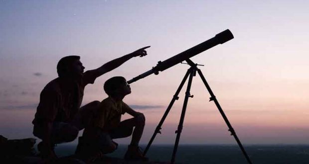 Un télescope + trousse d’introduction à l’observation du ciel