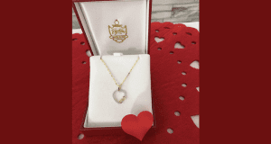 Une chaine et pendantif or 10k