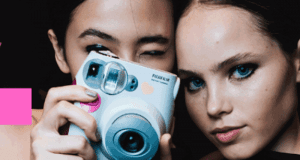 Une caméra Instax Mini 9