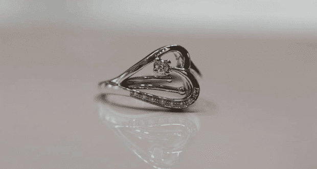 Une Bague fabrication maison d'une valeur de 735$