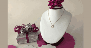 Une chaine et pendentif en or 10k