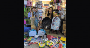 2 sacs à dos de base complets remplis d'items scolaires