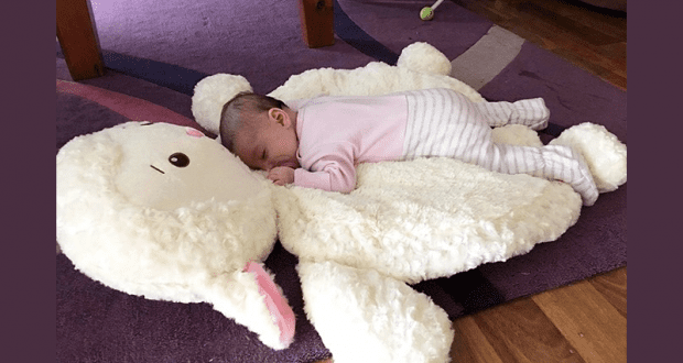 Un tapis-peluche luxueux doux et hyper confo pour enfant