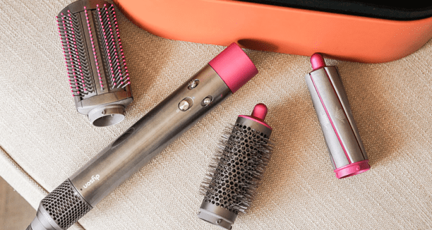 Une trousse de coiffure Airwrap Complete Dyson de 700 $