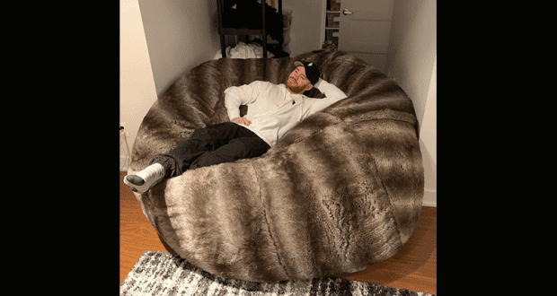 Gagnez un coussin GÉANT d'une valeur de 1500$