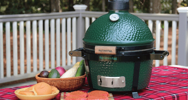 Un Barbecue Big Green Egg MiniMax