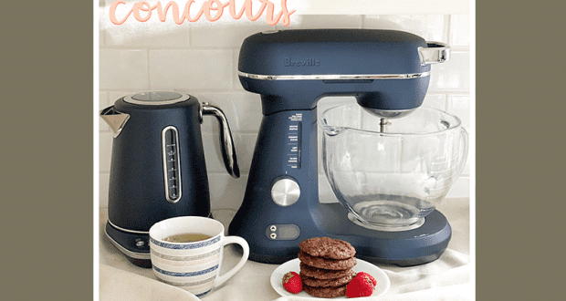 Gagnez Un Batteur sur socle Breville Luxe Damas bleu