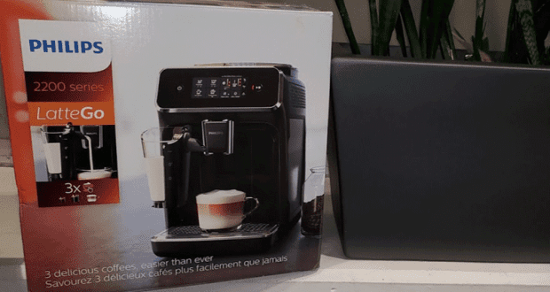 Une machine à expresso automatique 2200 de Philips