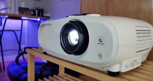 Gagnez un projecteur de cinéma maison 4K 3200 Epson (Valeur de 1800$)