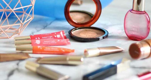 Gagnez 2 ensembles de maquillage Clarins (249 $ chacun)