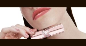 Essayez le Baume au beurre teinté Candy Glow YSL